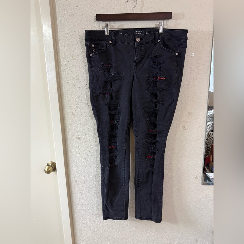 Torrid Women’s Destructed Premium denim skinny Jeans High Waisted Plaid size 16